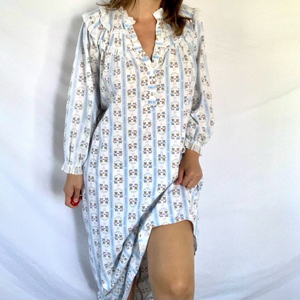 Vintage Lanz of Salzburg Made in the USA size Small